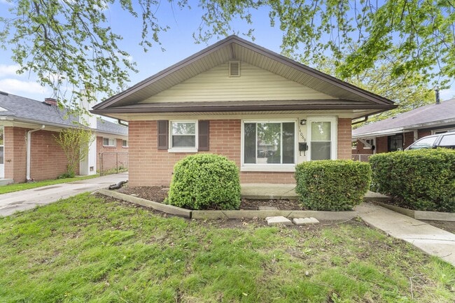 Primary Photo - 14069 Helen St