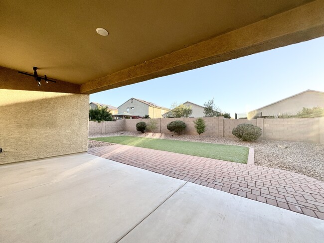 Building Photo - 9383 W Desert Bighorn Trail