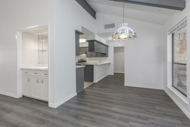 Building Photo - 4011 Flint Creek Dr