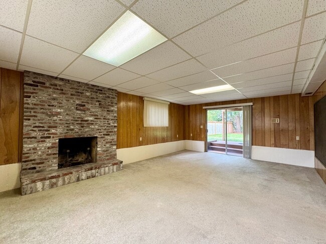 Building Photo - Bellevue Home