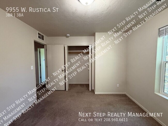 Building Photo - 9955 W Rustica St