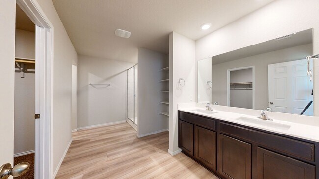 Building Photo - 8605 Cantera Rdg Rd