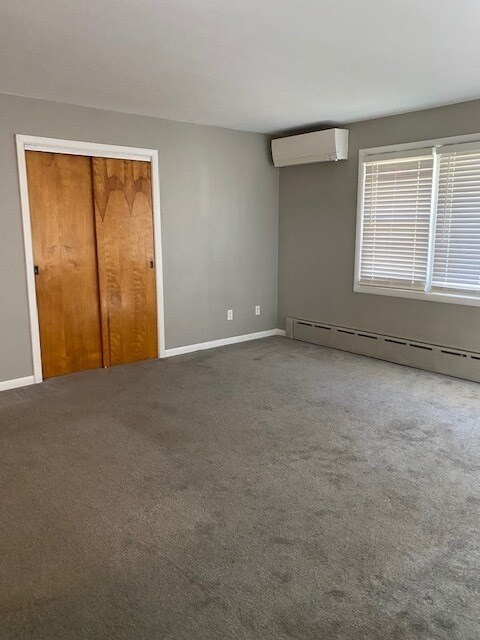 Building Photo - 4616 Grove Ave