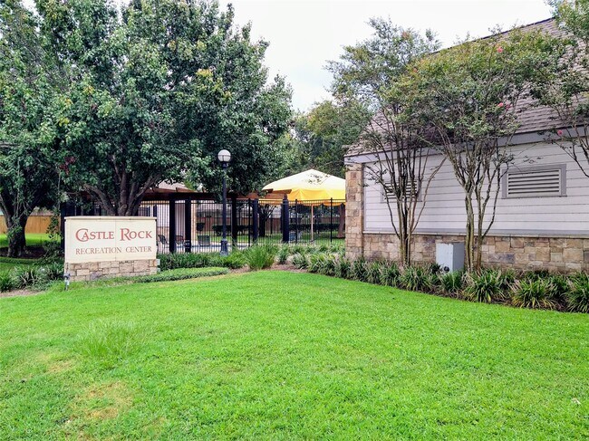 Building Photo - 2315 Thorn Berry Creek Ln