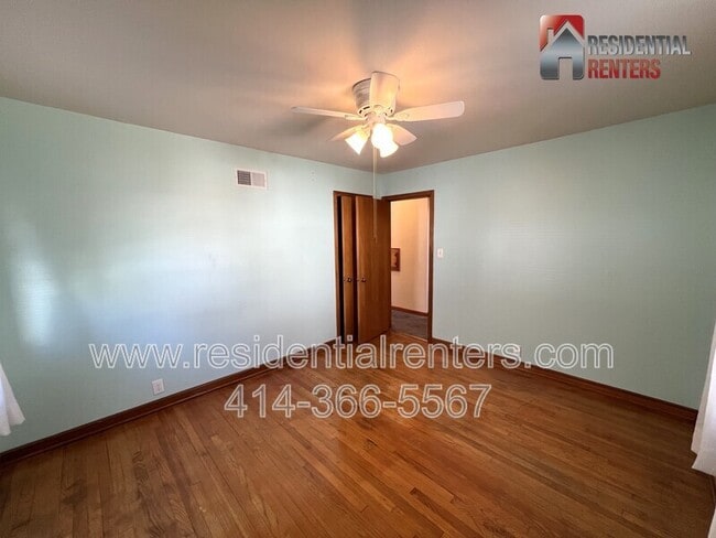 Building Photo - 515 N 65th St