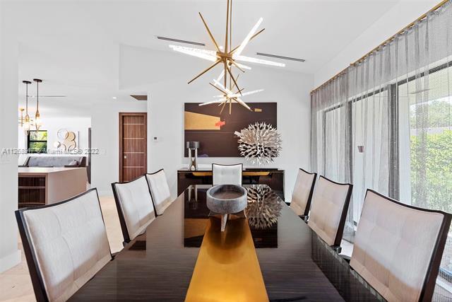 Building Photo - 540 Reinante Ave