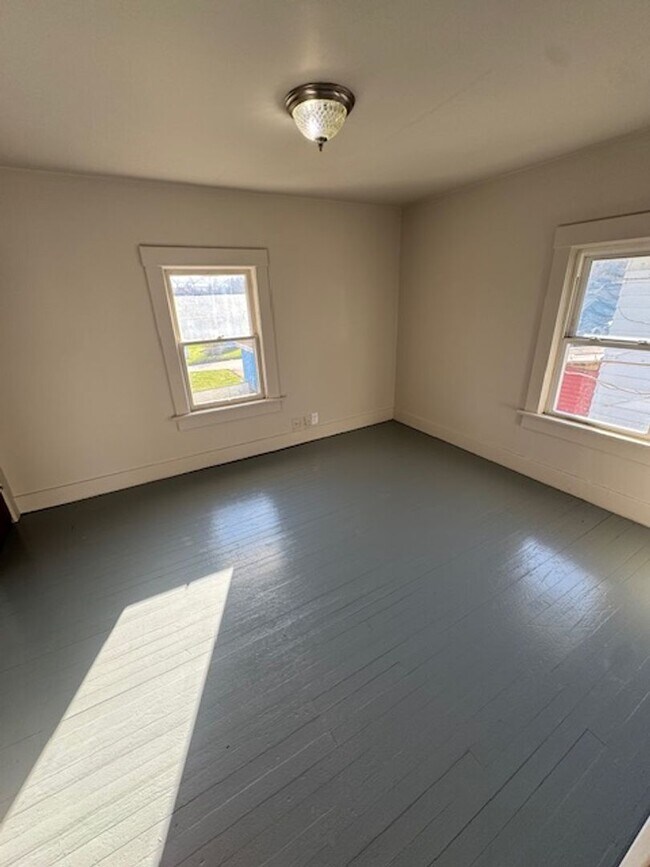 Building Photo - 4021 Lafayette St