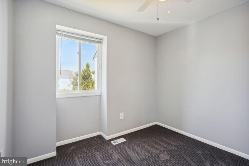 Building Photo - 1009 Saber Ln
