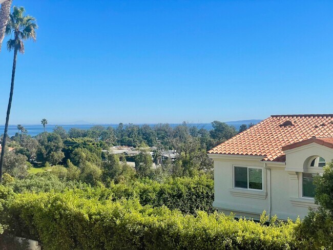 Building Photo - 6463 Zuma View Pl