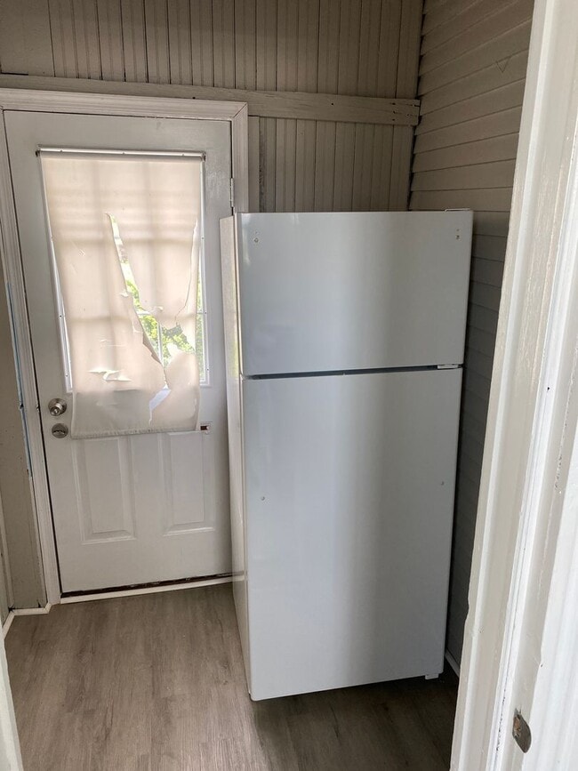 Building Photo - 1110-1112-1112 N Rock St