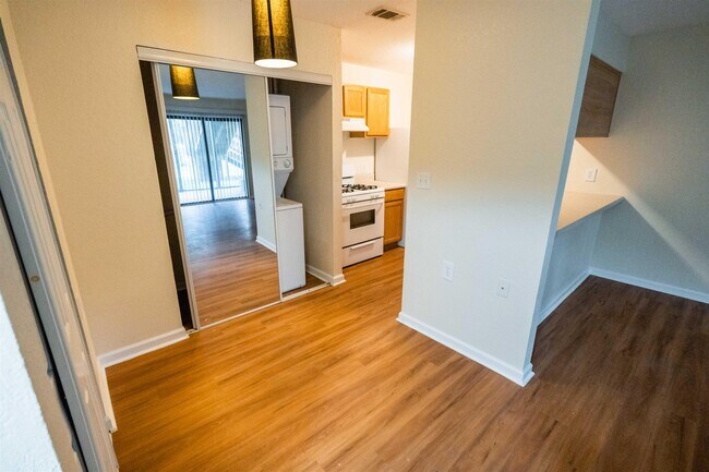 Building Photo - 317 Mabry St