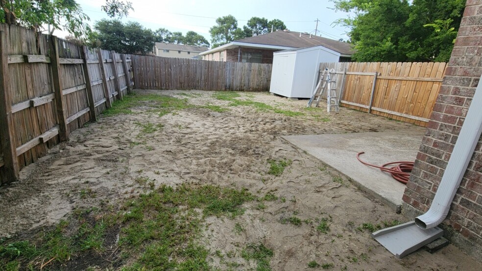 Building Photo - 3729 Bunker Hill Dr