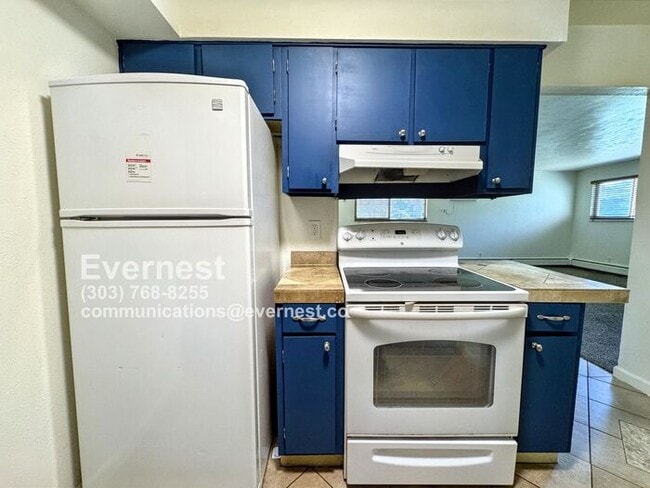 Building Photo - 2-Bedroom, 1-Bathroom Apartment in a Conve...