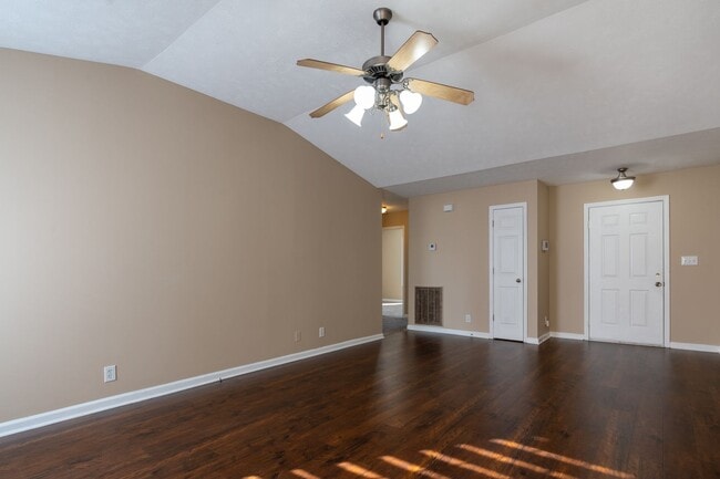 Building Photo - 102 Brandi Ct