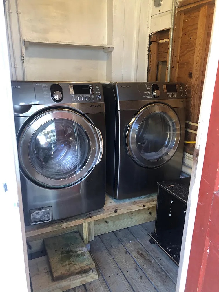 Building Photo - 3412 Avenue Q