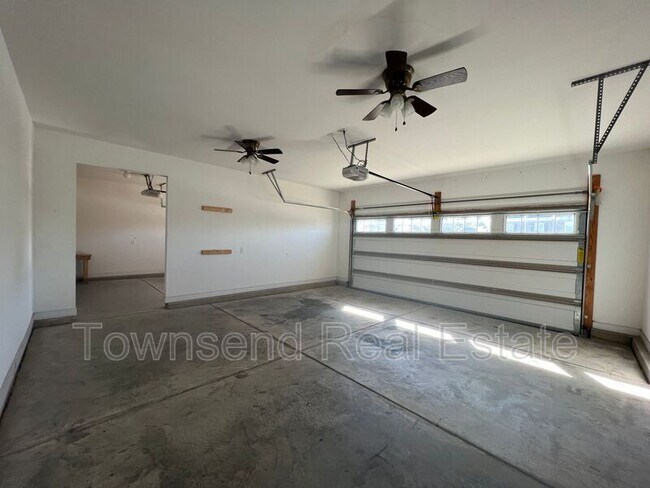 Building Photo - 3233 Northgate Dr