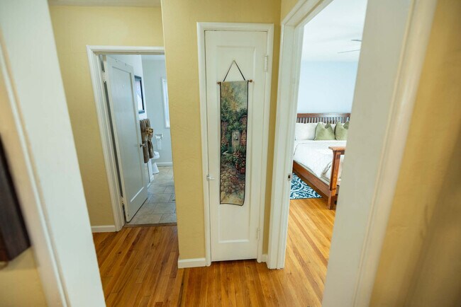 Building Photo - 16018 Windsor Dr