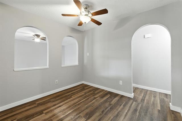 Building Photo - 2307 Montclair Dr