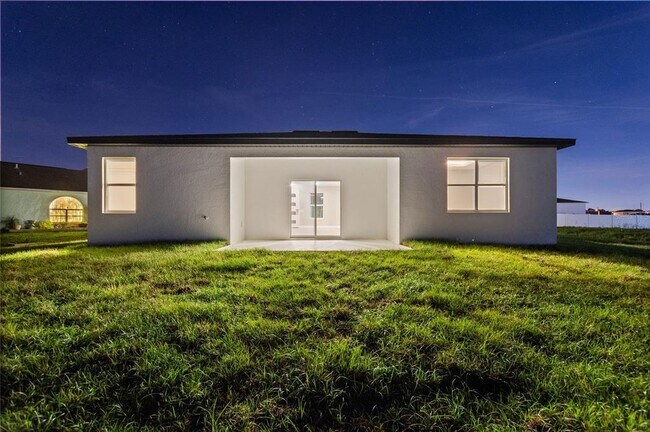 Building Photo - 1057 Sabine Pl