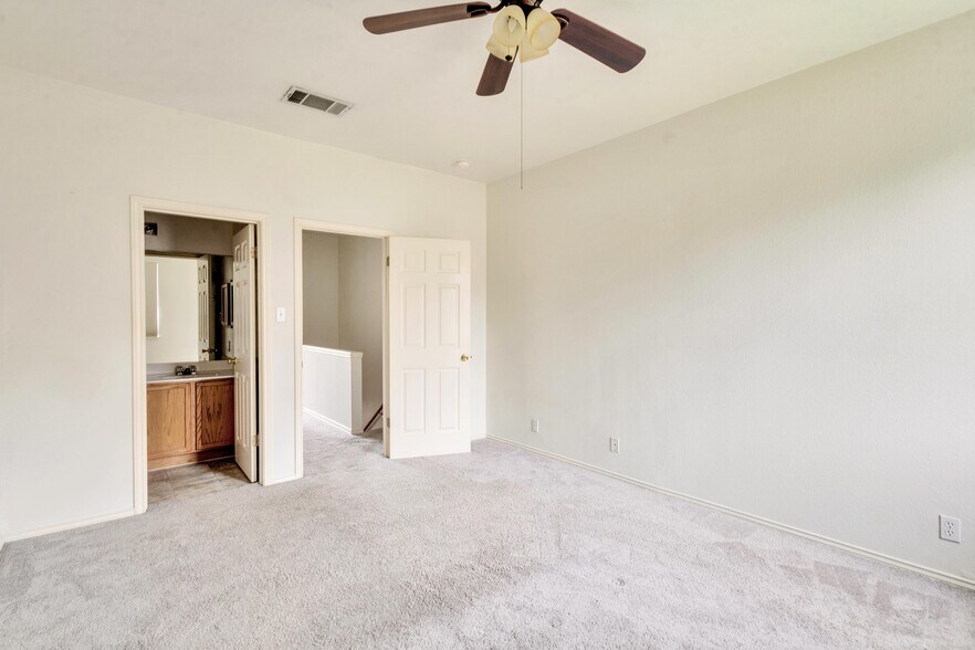 Master suite 2 - 12401 Los Indios Trl