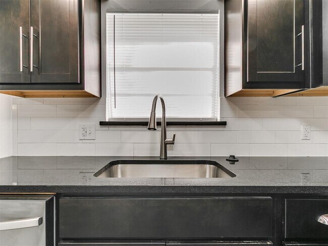 Building Photo - 2808 SW 88th St