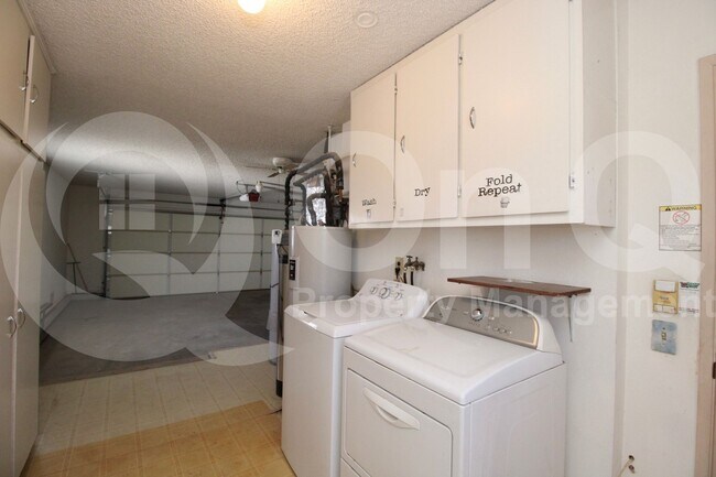 Building Photo - 10733 W Loma Blanca Dr