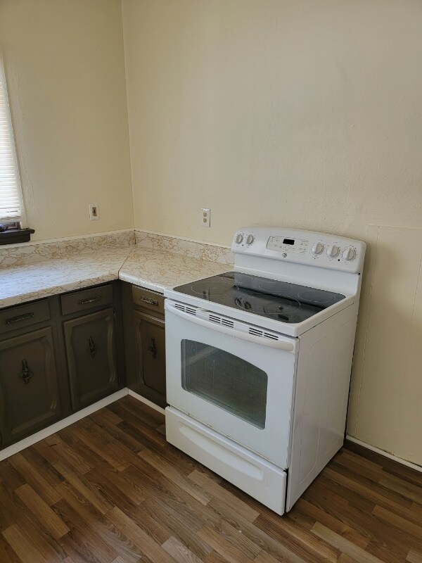 Building Photo - 427 New Brunswick Ave