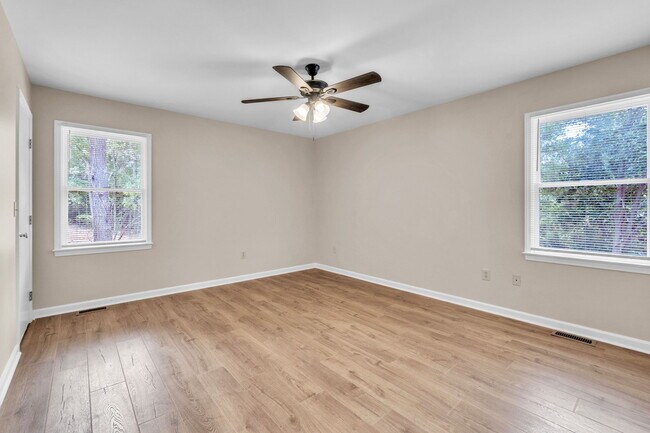 Building Photo - 297 Irby Rd