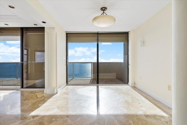 Building Photo - 5757 Collins Ave