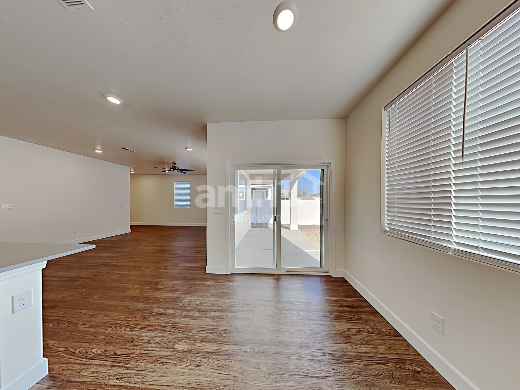 Building Photo - 2010 N Oconner Ave