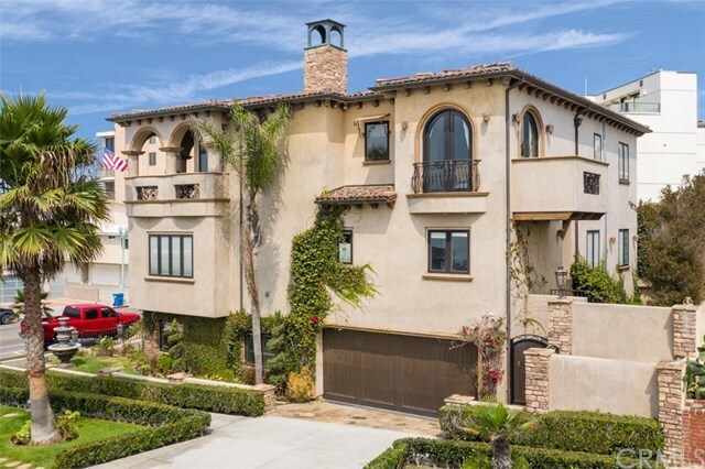 Building Photo - 736 Esplanade