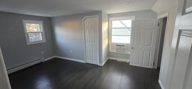 Building Photo - 103 Orono St
