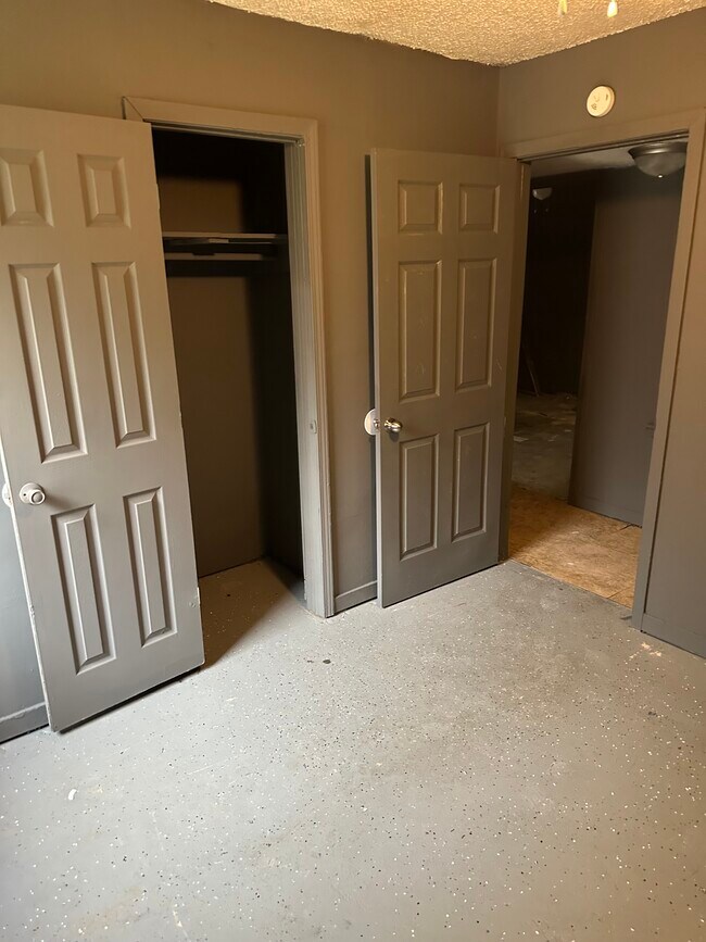 Building Photo - 809 George Kersh Dr