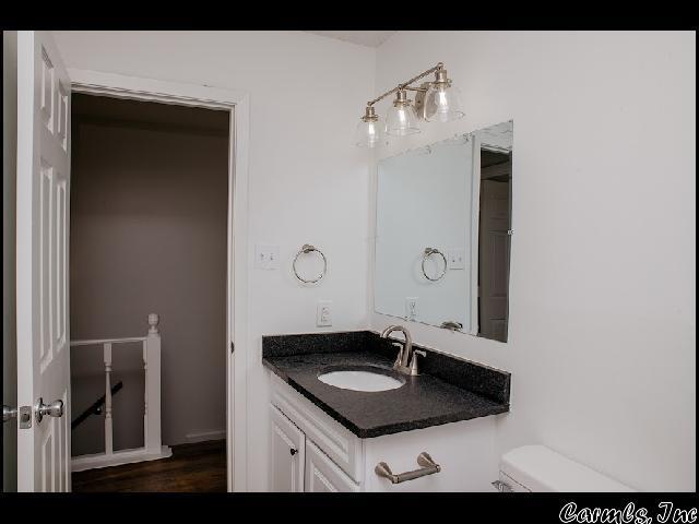 Building Photo - 721 S Valentine St