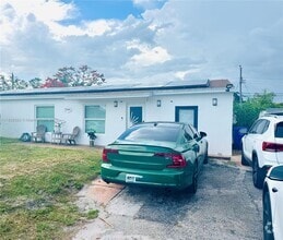 Building Photo - 2241 SW 43rd Ave