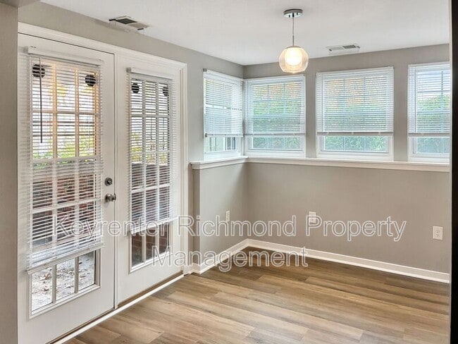 Building Photo - 9373 Man-O-War Ct