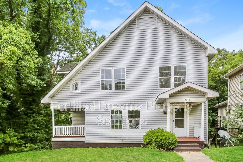 Primary Photo - 2218 Greenway Ave NW