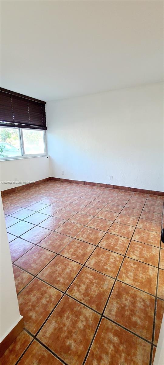 Building Photo - 9410 Live Oak Pl