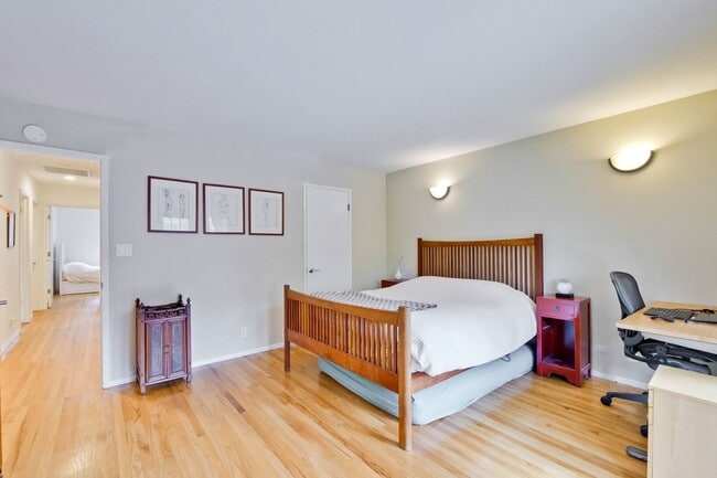 Building Photo - Amazing Midtown Home on a Quiet Cul-de-sac.