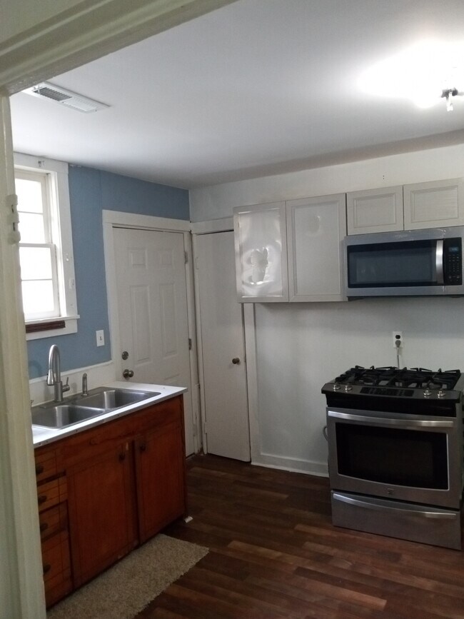 Building Photo - 53 Amherst St