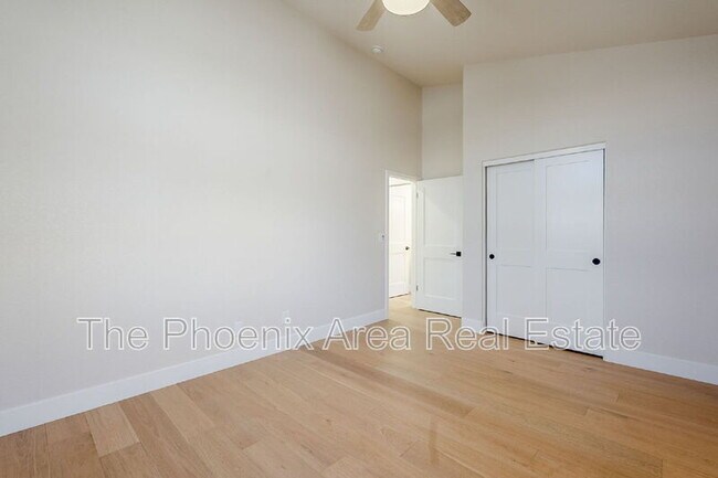 Building Photo - 1531 E Silverwood Dr