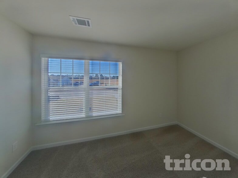 Building Photo - 118 Avondale Blvd SE