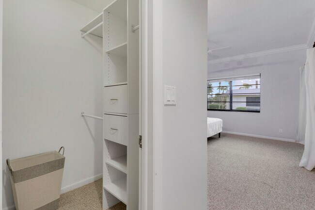 Building Photo - 275 S Beach Rd