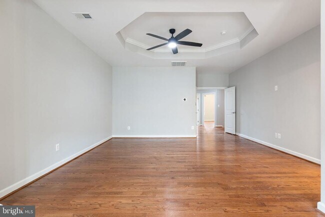 Building Photo - 42524 Rowderbury Square
