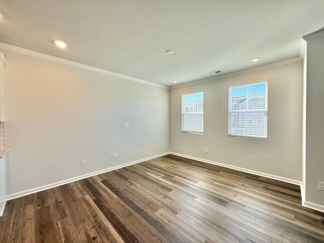 Building Photo - Gorgeous 3BD, 3.5BA Apex Townhome with 1-Car Garage in an HOA Community