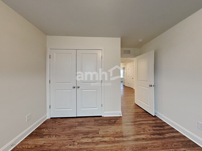 Building Photo - 133 Hazel Pk Dr