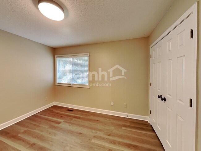 Building Photo - 1815 Bernice Dr