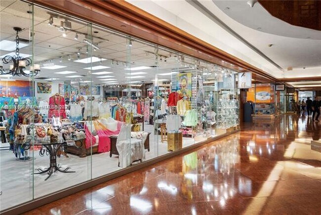 Building Photo - 1717 N Bayshore Dr