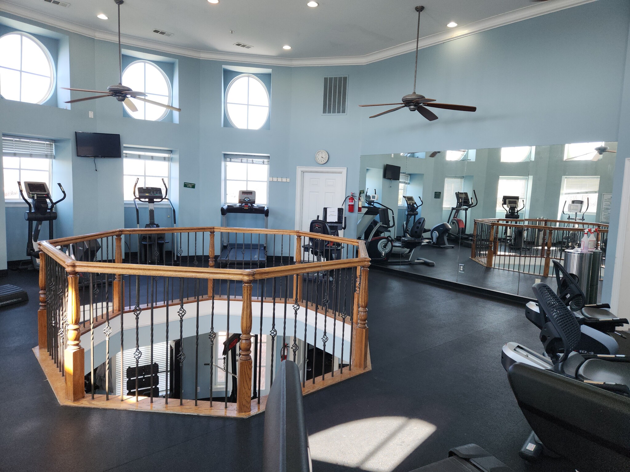 Gym tier 2 - 928 Lighthouse Ln