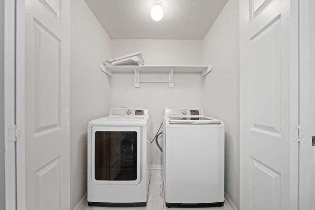 Building Photo - 3321 Sapling Oak Dr